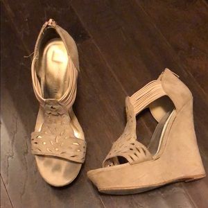 madden girl tan wedges